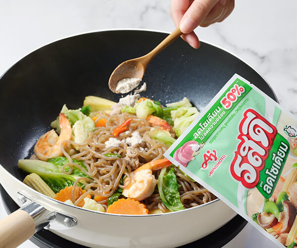 วิธีทำ Spicy Stir Fry Konjac Noodle with Shrimp ให้อร่อยถึงใจ สไตล์